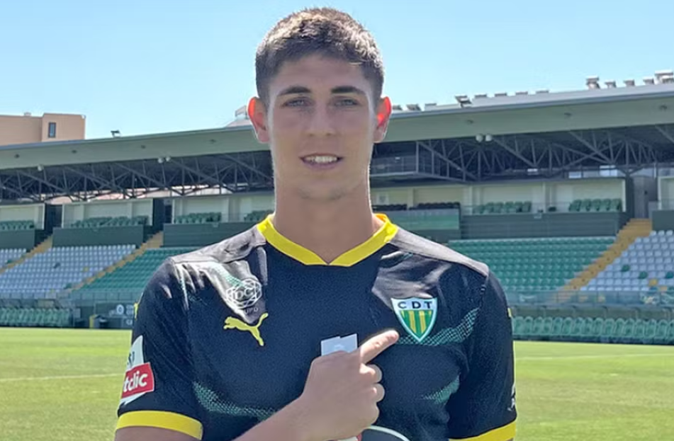 Farru assina com o Tondela até junho de 2028