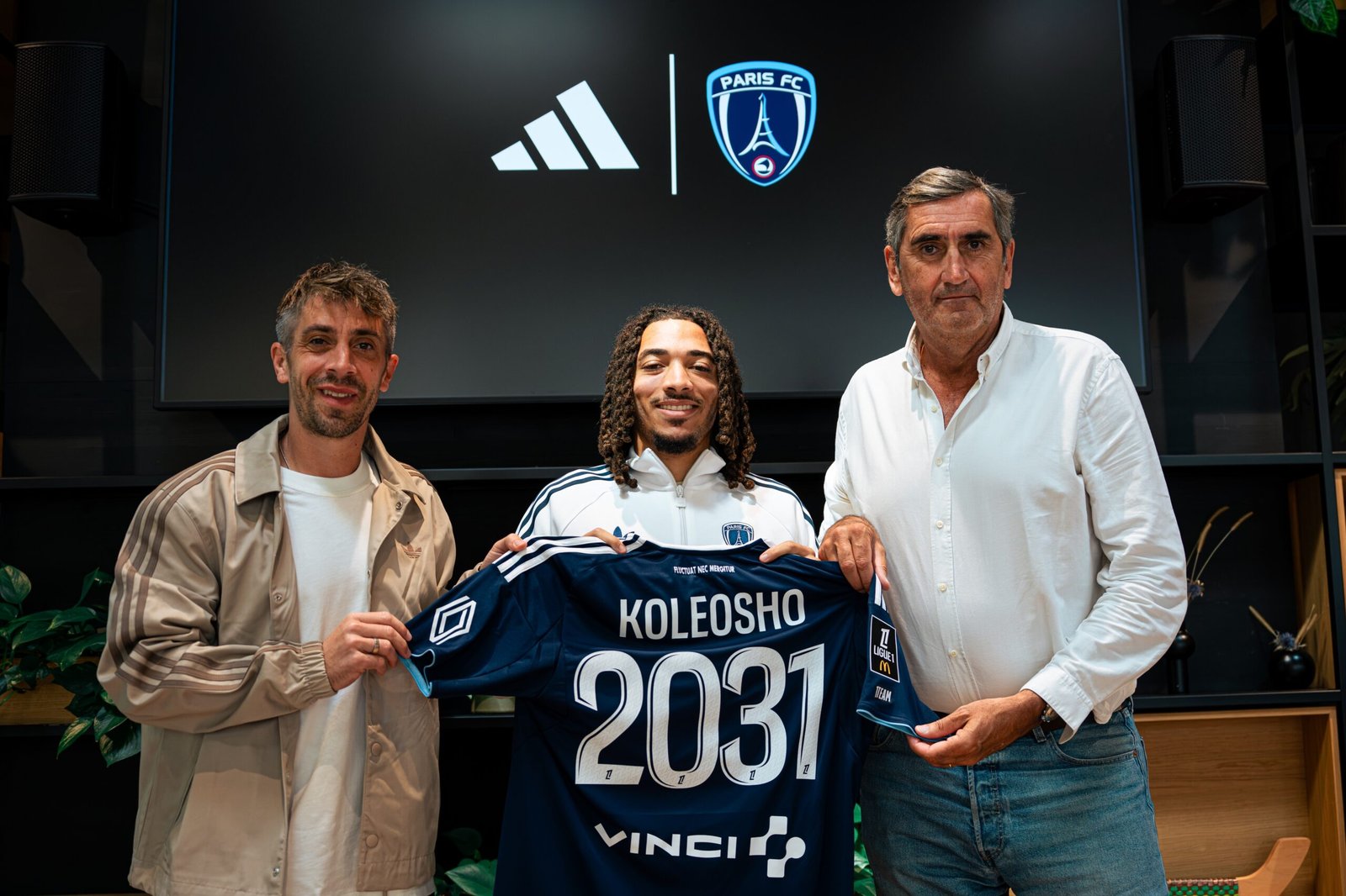 Paris FC contrata Luca Koleosho