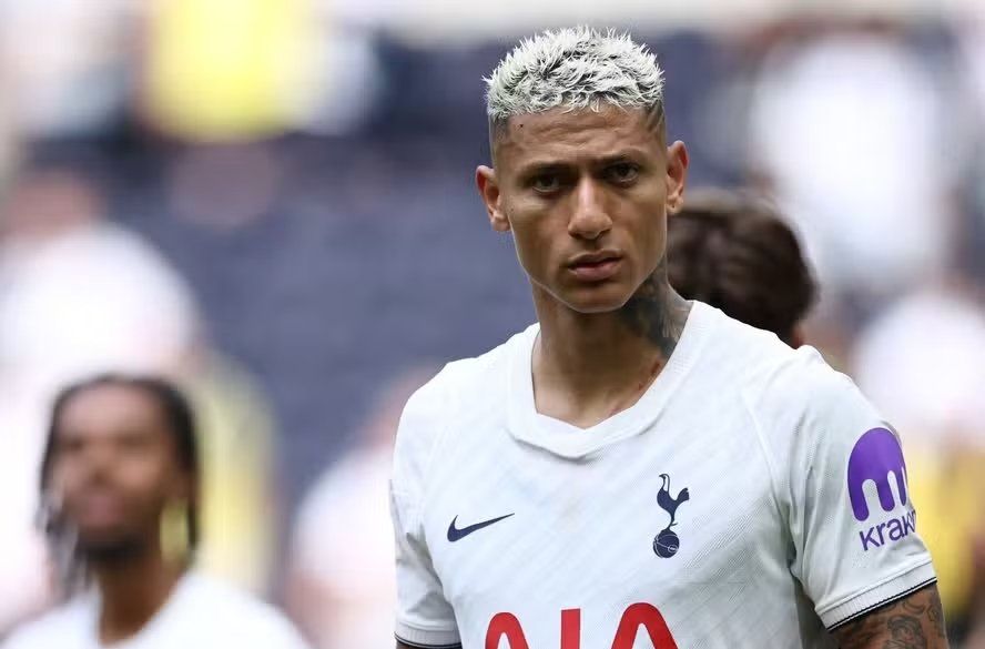 Richarlison permanece no Tottenham